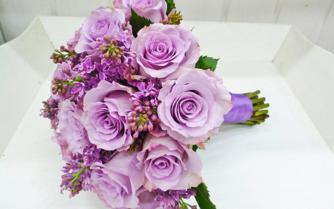 Обои картинки фото цветы, букеты,  композиции, букет, сиреневые, сирень, rose, розы, lilac, bouquet