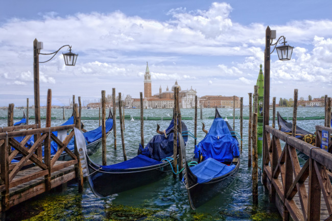 Обои картинки фото корабли, лодки,  шлюпки, гондола, канал, венеция