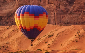 Картинка авиация воздушные+шары шар воздушный разноцветный горы