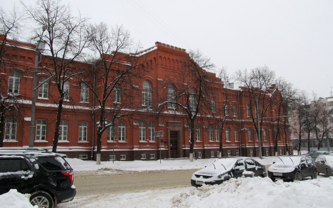 Обои картинки фото города, - здания,  дома, белгород, бывшая, казарма, краснокирпичное, здание, зима