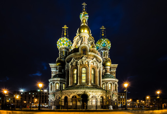 Обои картинки фото saint petersburg, города, санкт-петербург,  петергоф , россия, храм, площадь, ночь