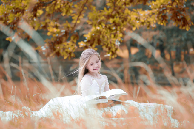 Обои картинки фото разное, дети, девочка, книга, трава