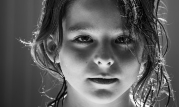 Картинка разное дети девочка лицо черно-белая