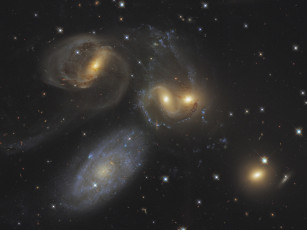 Картинка взаимодействующие галактики космос туманности