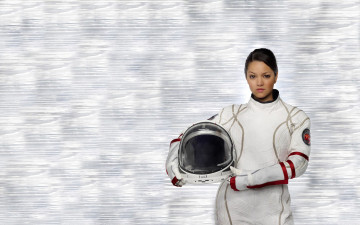 Картинка Paula+Garces паула гарсес девушки   скафандр космонавт