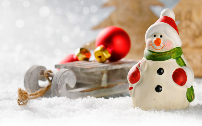 Обои картинки фото праздничные, снеговики, merry, christmas, decoration, balls, новый, год, рождество, украшения, шары, снег, снеговик, зима