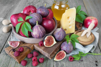 Картинка еда разное яблоки ягоды банка малина листья сахар доски фрукты инжир миска мёд сыр