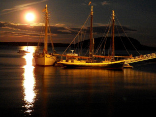 Картинка корабли парусники шхуны закат луна