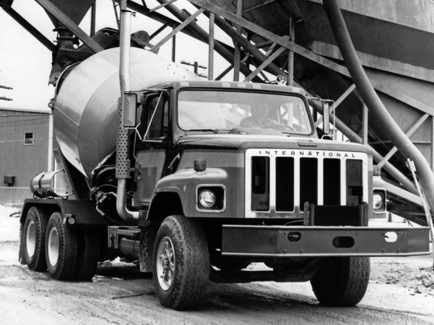 Обои картинки фото international f-series harvester f2675sba mixer 1970, автомобили, international, авто, грузовик