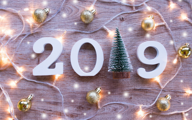 Обои картинки фото новый 2019 год, праздничные, - разное , новый год, рождественская, елка, гирлянды, обои, для, рабочего, стола, рождество, 2019, праздник