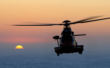 Картинка eurocopter+ec225+super+puma авиация вертолёты транспортный вертолет современные вертолеты в небе закат eurocopter ec225 super puma airbus helicopters h225