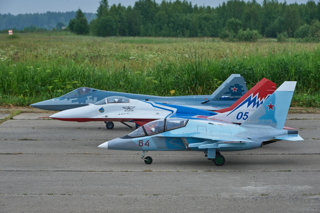 Обои картинки фото авиация, боевые самолёты, су, миг-, 29, як-, 130, боевые, самолёты