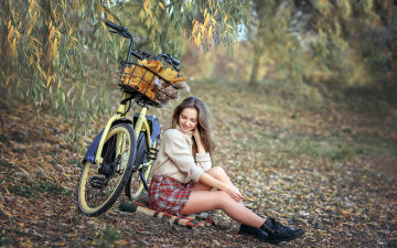 Картинка девушки -+брюнетки +шатенки осень велосипед прогулка