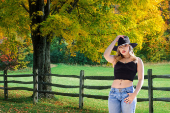 Картинка девушки anna+claire+clouds джинсы топ шляпа