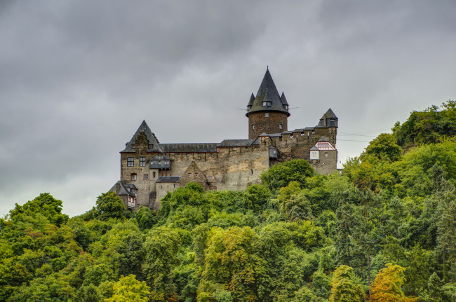 Обои картинки фото германия замок бахарах, города, - дворцы,  замки,  крепости, германия, замок, бахарах, гора, ландшафт
