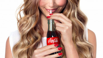 обоя бренды, coca-cola, блондинка, бутылка, напиток