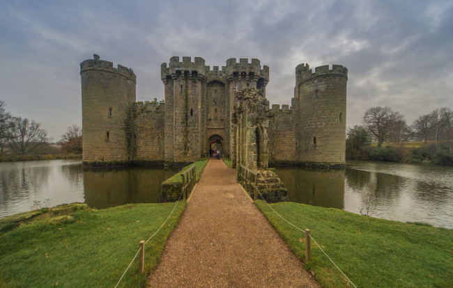 Обои картинки фото bodiam castle, города, замки англии, простор