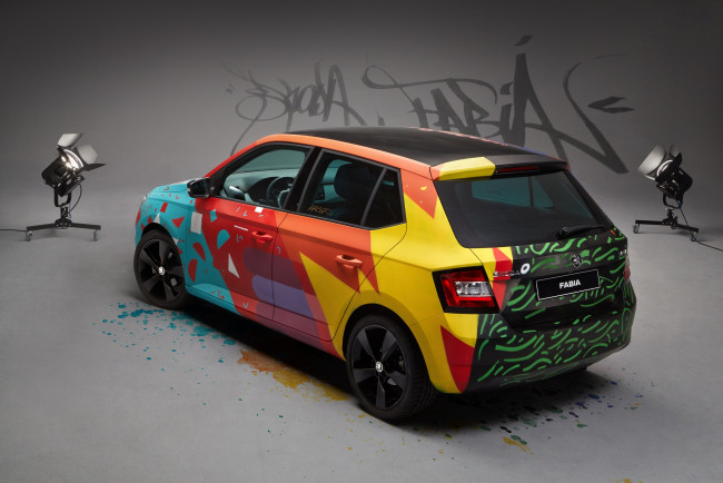 Обои картинки фото автомобили, skoda, fabia, street, art