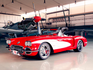 обоя pogea racing corvette c1 2012, автомобили, corvette, pogea, racing, c1, 2012, красный, ангар, самолёт