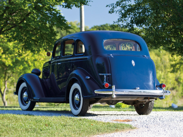 Обои картинки фото plymouth deluxe model-p2 touring sedan 1936, автомобили, plymouth, deluxe, model-p2, touring, sedan, 1936, blue