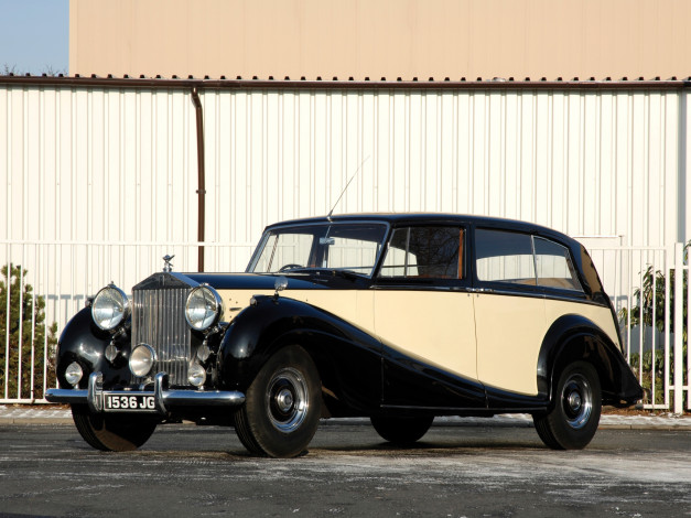 Обои картинки фото rolls-royce silver wraith touring limousine 1946, автомобили, rolls-royce, silver, wraith, limousine, 1946, touring