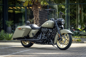 Картинка мотоциклы harley-davidson road king thunderbike customized captain cruise