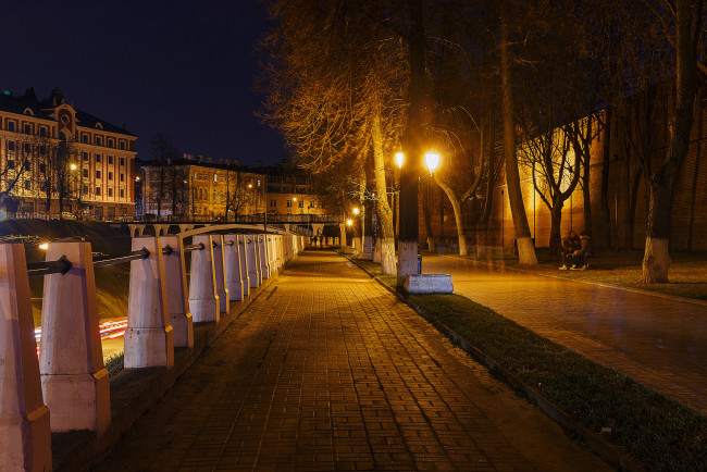 Обои картинки фото города, нижний новгород , россия, нижний, новгород, дома, улица, деревья, уличные, фонари