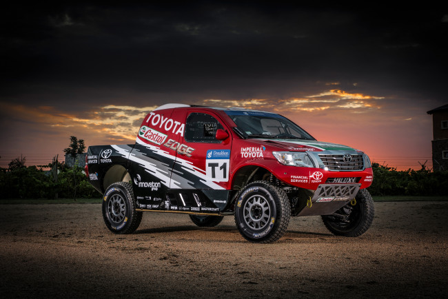 Обои картинки фото автомобили, toyota, rally, hilux, car