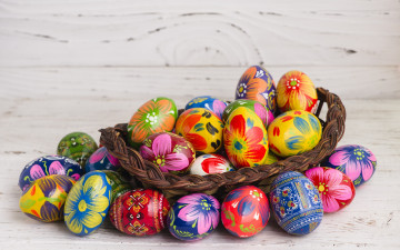 Картинка праздничные пасха eggs spring happy яйца крашеные busket easter wood colorful decoration корзина весна