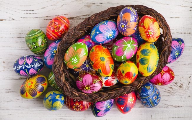 Обои картинки фото праздничные, пасха, eggs, spring, happy, яйца, крашеные, busket, easter, colorful, wood, decoration, корзина, весна