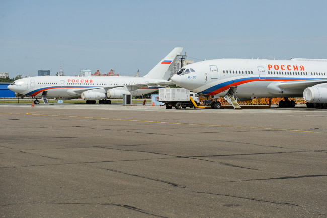 Обои картинки фото ил- 96, авиация, пассажирские самолёты, ил-, 96, самолёты, аэропорт, россия