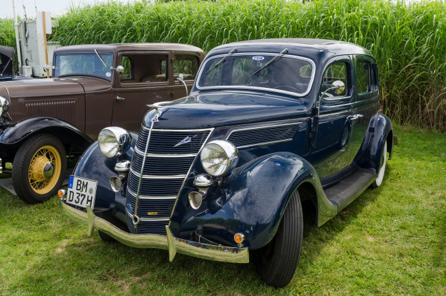 Обои картинки фото ford v8 fordor sedan 1937, автомобили, выставки и уличные фото, выставка, автошоу, ретро, история