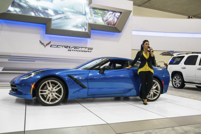 Обои картинки фото 2014 corvette stingray, автомобили, авто с девушками, презентация, авто, выставка