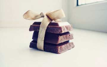 Картинка еда конфеты +шоколад +сладости окно куски бант лента плитки шоколад