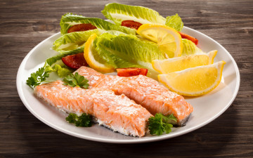обоя еда, рыбные блюда,  с морепродуктами, лимон, листья, салат, tomato, помидоры, рыба, lemon, fish