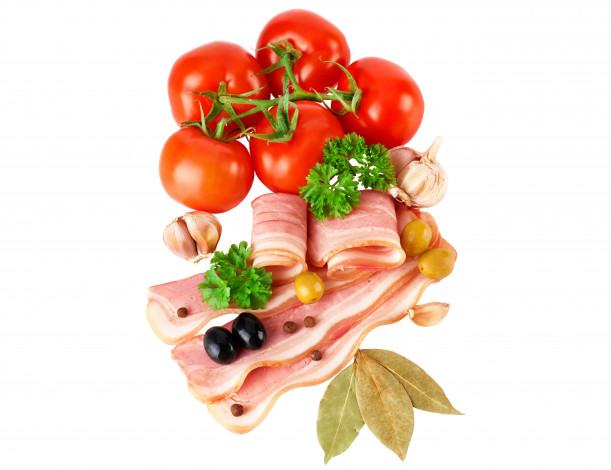 Обои картинки фото еда, разное, мясо, сало, помидоры, маслины, томаты