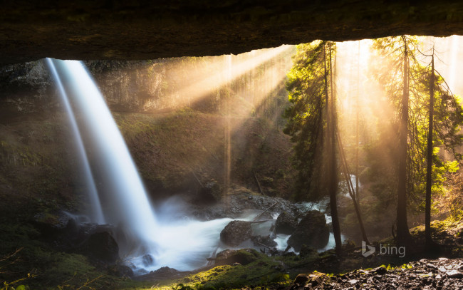 Обои картинки фото природа, водопады, лучи, лес, скала, камни, поток
