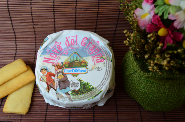 Обои картинки фото neve del grappa, еда, сырные изделия, сыр