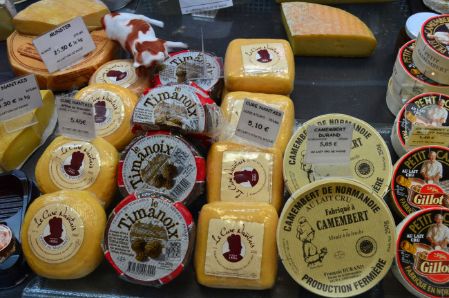 Обои картинки фото tienda de quesos franceses, еда, сырные изделия, сыр