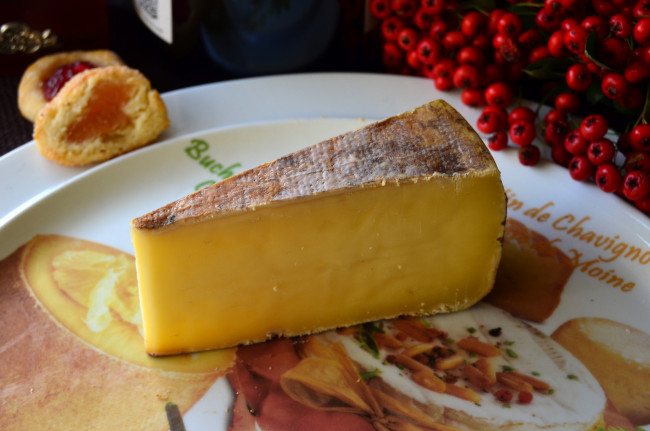 Обои картинки фото tomme de savoie, еда, сырные изделия, сыр
