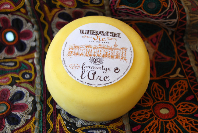 Обои картинки фото formatge l`arc de ubach, еда, сырные изделия, сыр