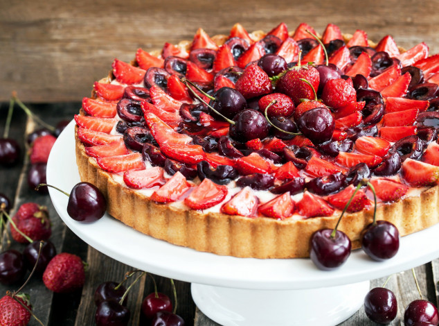 Обои картинки фото еда, пироги, вишня, ягодный, пирог, клубника