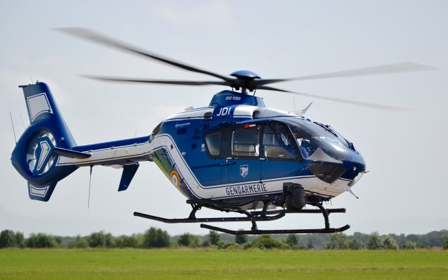 Обои картинки фото eurocopter ec135 t2, авиация, вертолёты, гражданская, синий, вертолет, eurocopter, ec135, t2