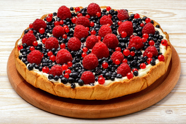 Обои картинки фото еда, пироги, малина, ягодный, пирог, черника