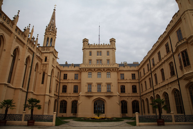 Обои картинки фото lednice castle, города, замки чехии, lednice, castle