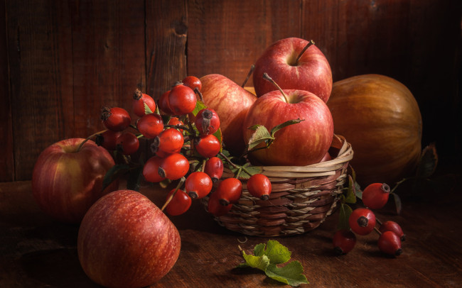 Обои картинки фото еда, фрукты,  ягоды, яблоки, шиповник