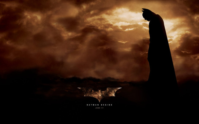 Обои картинки фото кино фильмы, batman,  begins, бэтмен, тучи