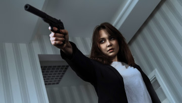 Картинка кино+фильмы kick-ass девушка пистолет