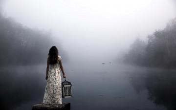 Картинка девушки -+брюнетки +шатенки брюнетка платье клетка озеро туман