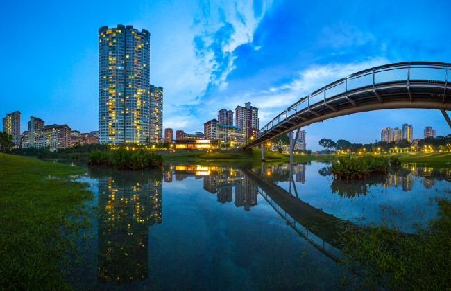 Обои картинки фото города, сингапур, мост, отражение, река